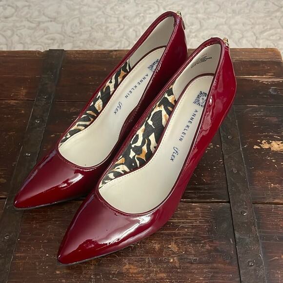 Anne Klein Red Patent Leather High Heels 3.5" with Zipper Size 9 - Picture 1 of 7